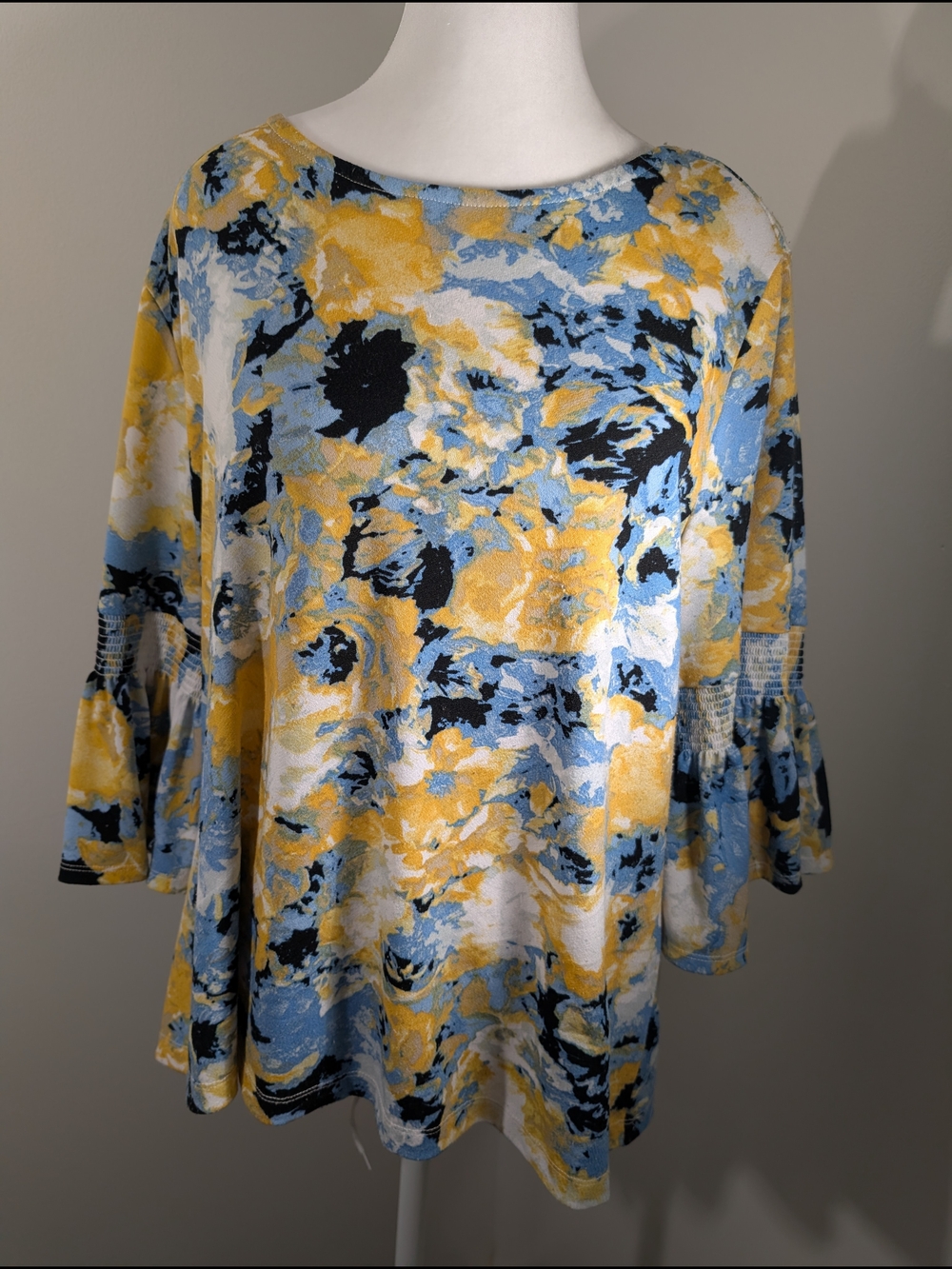 New Directions Yellow, Blue & Black Floral Bell-Sleeve Size Large